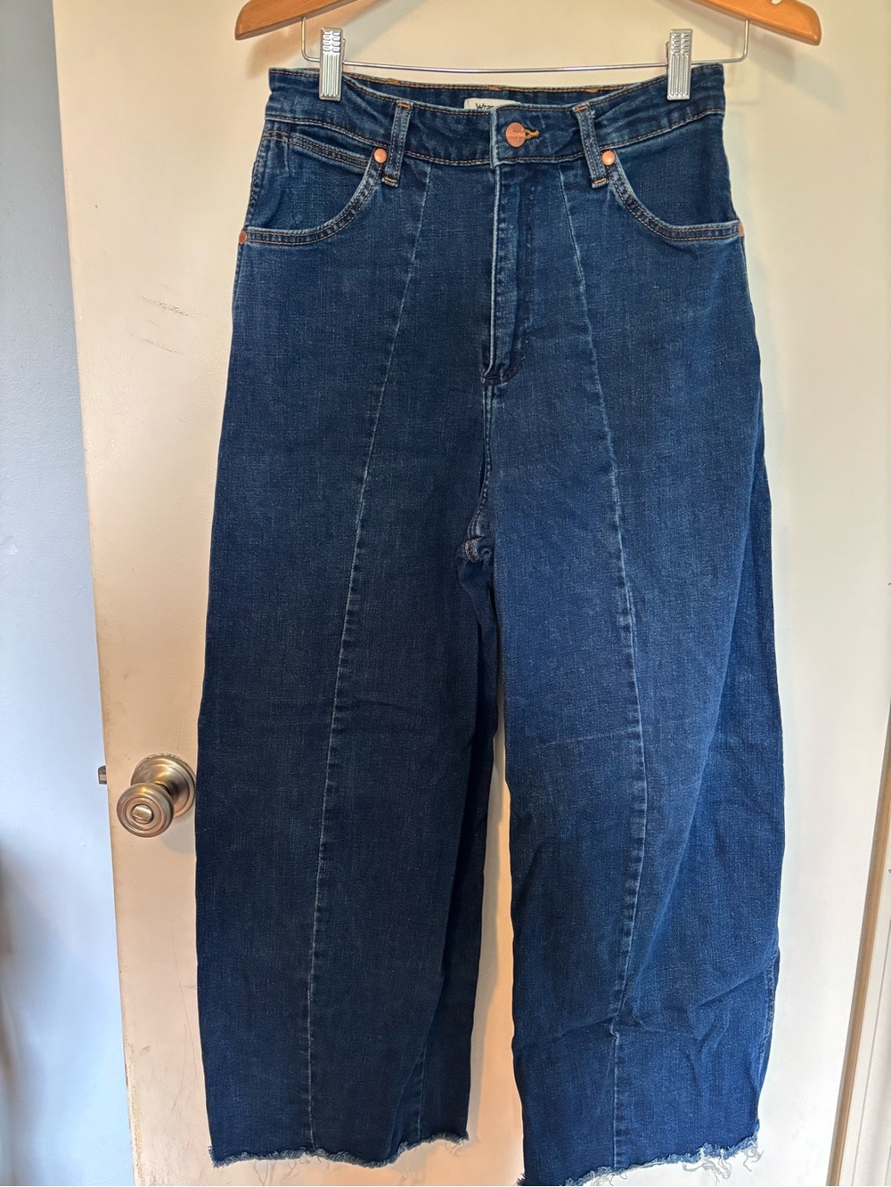 Wrangler High Rise Barrel Leg Jeans